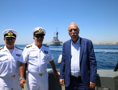 Επίσκεψη ΑΝΥΕΘΑ Δ. Βίτσα, Α/ΓΕΕΘΑ και Α/ΓΕΝ στα Ναυπηγεία Ελευσίνας (φωτό)